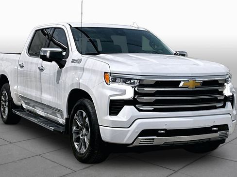 Used 2023 Chevrolet Silverado 1500 High Country w/ Technology Package RWD image 3