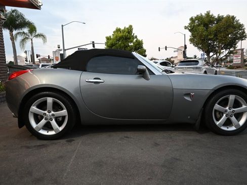 Used 2006 Pontiac Solstice Convertible w/ Premium Package image 13