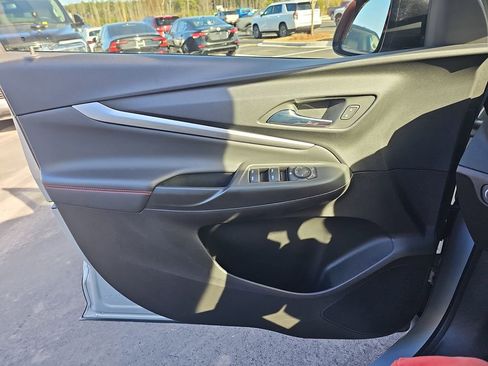 Used 2023 Chevrolet Bolt EUV LT w/ Convenience Package image 31