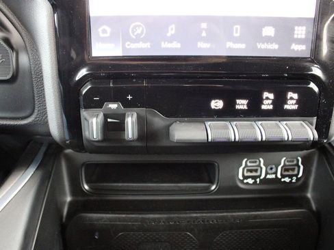 Used 2023 RAM 2500 Laramie AWD/4WD image 38