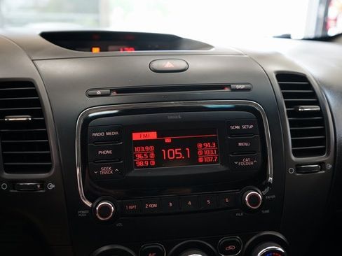 Used 2018 Kia Forte LX image 27