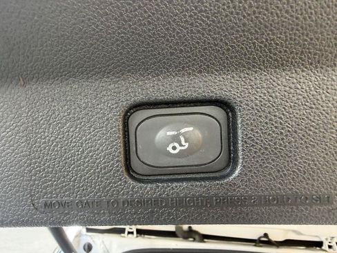 Used 2017 Ford Explorer XLT w/ Equipment Group 202A AWD/4WD image 24
