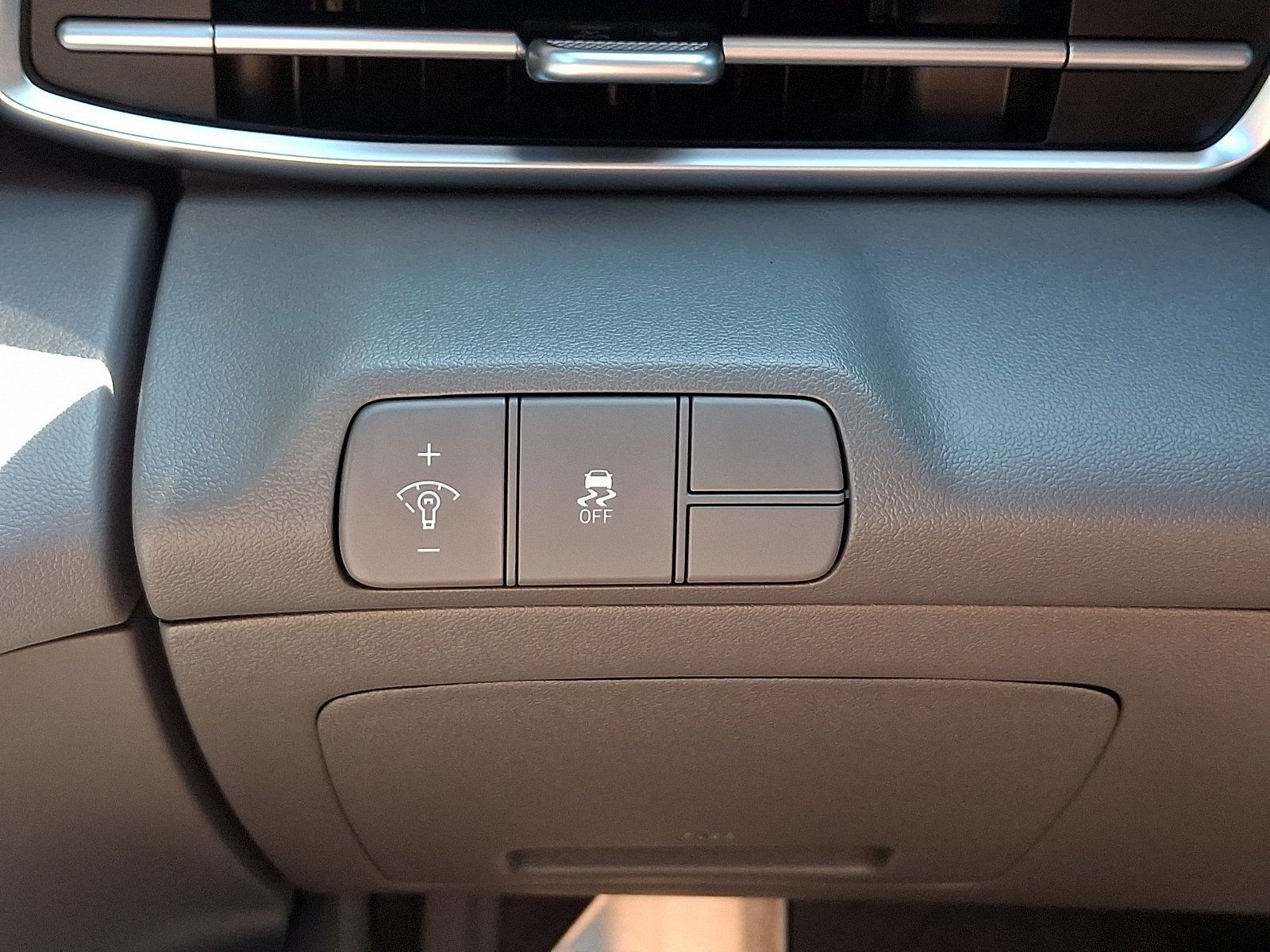 Certified 2025 Hyundai Elantra Sport FWD image 22