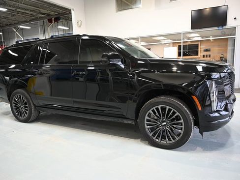 Used 2025 Cadillac Escalade ESV Sport Platinum w/ LPO, Floor Liner Package image 4