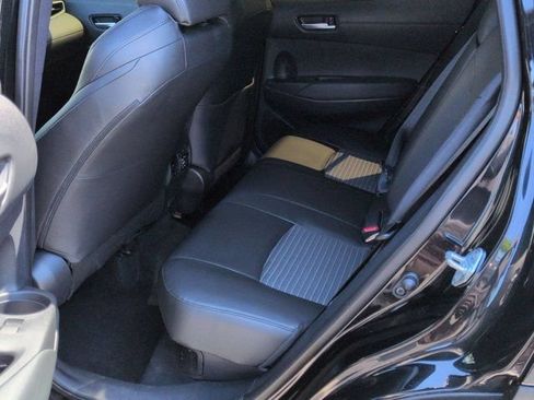 Used 2024 Toyota Corolla Cross AWD Hybrid w/ Convenience Package image 17