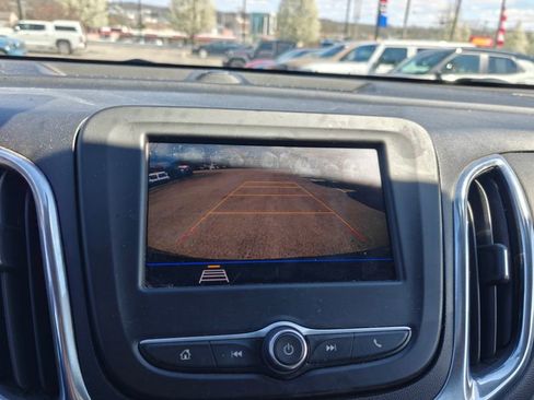 Used 2021 Chevrolet Equinox LT image 16