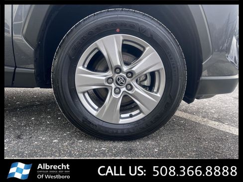 Used 2025 Toyota RAV4 XLE image 33