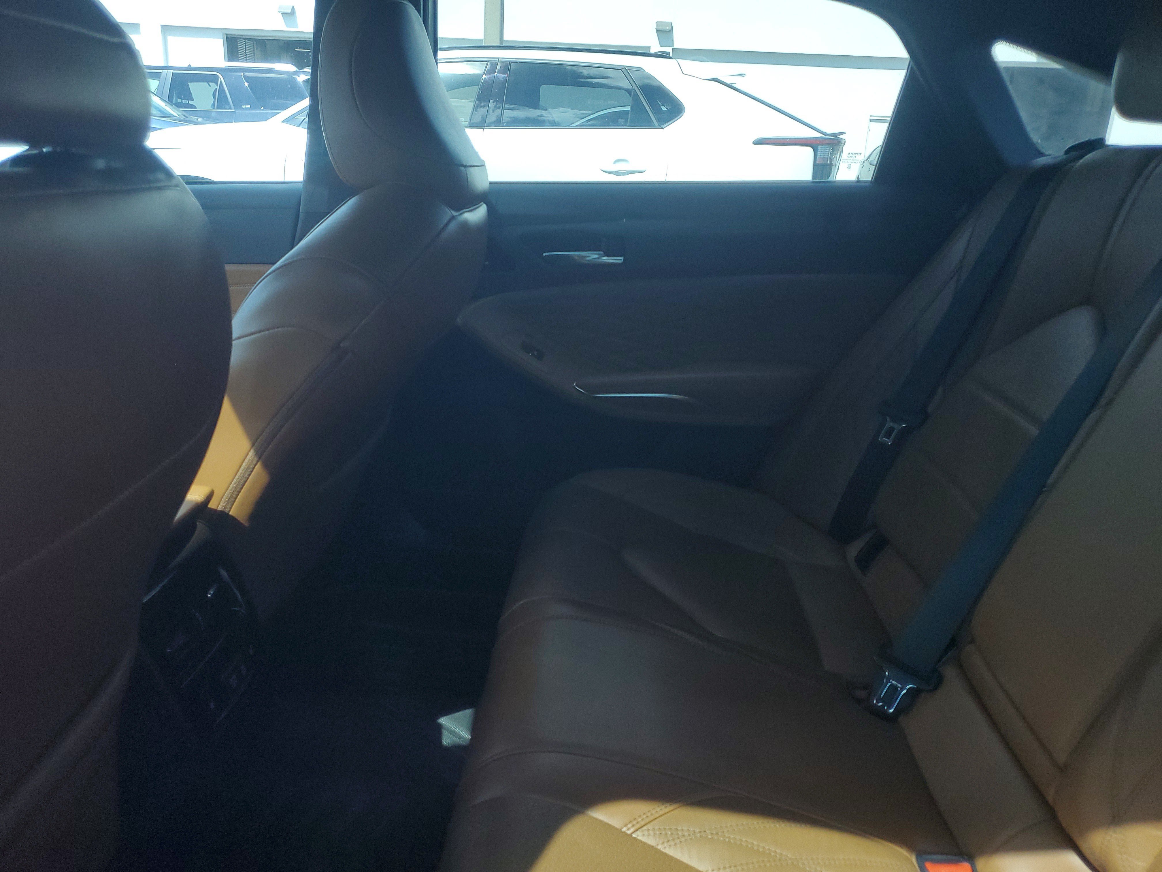 Used 2021 Toyota Avalon Limited w/ Advanced Safety Package FWD image 9