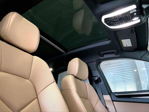 New 2026 Porsche Macan image 23