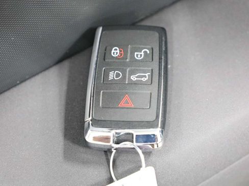 Used 2023 Land Rover Defender 90 X-Dynamic SE AWD/4WD image 41
