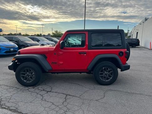 Used 2025 Jeep Wrangler Sport AWD/4WD image 3