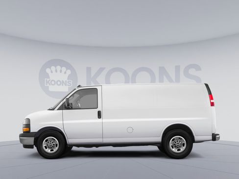 Used 2023 GMC Savana 2500 w/ Driver Convenience Package RWD image 2