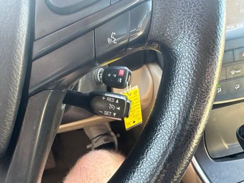 Used 2016 Toyota Camry LE FWD image 22