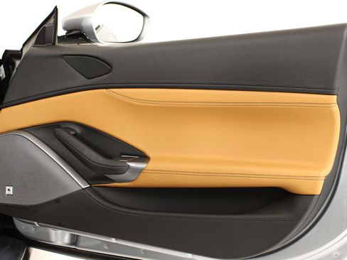 Certified 2023 Ferrari Portofino M RWD image 30