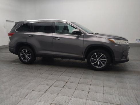 Used 2019 Toyota Highlander XLE image 11