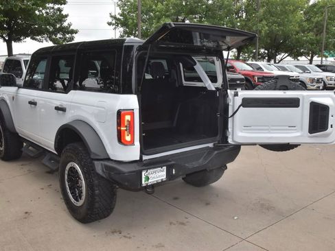 Certified 2024 Ford Bronco Badlands w/ Sasquatch Package AWD/4WD image 43