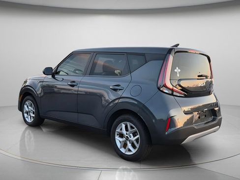 Certified 2023 Kia Soul LX w/ LX Technology Package FWD image 4