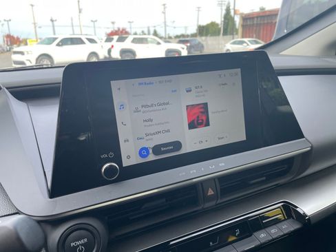 Used 2025 Toyota Prius LE image 21