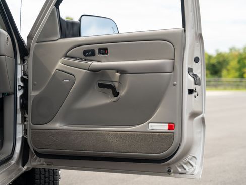 Used 2005 Chevrolet Silverado 3500 LT w/ Heavy-Duty Power Package image 39