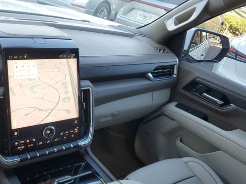 Certified 2025 GMC Yukon XL Denali image 20