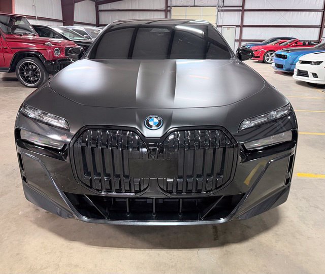 Used 2024 BMW i7 eDrive50 w/ M Sport Package RWD image 11