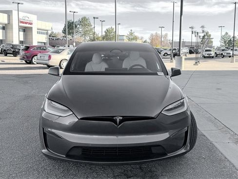 Used 2022 Tesla Model X image 3
