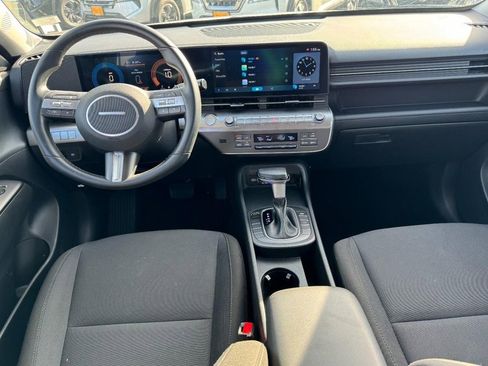 Certified 2025 Hyundai Kona SEL image 11