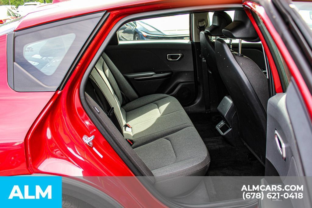 Used 2025 Kia K4 FWD image 16