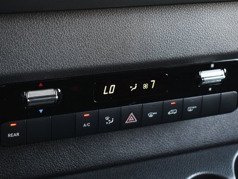 Used 2021 Mercedes-Benz Sprinter 2500 image 38