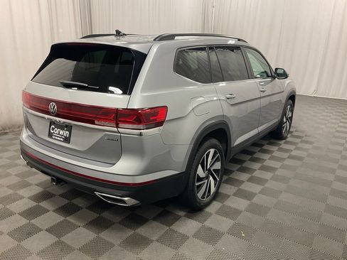 Used 2025 Volkswagen Atlas SE AWD/4WD image 10