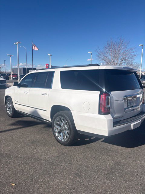 Used 2020 GMC Yukon XL Denali w/ Denali Premium Package AWD/4WD image 4