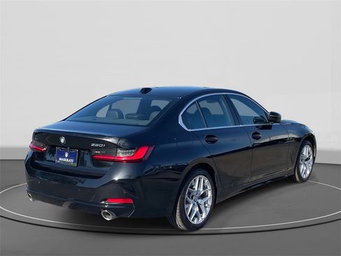 Used 2025 BMW 330i xDrive Sedan image 4