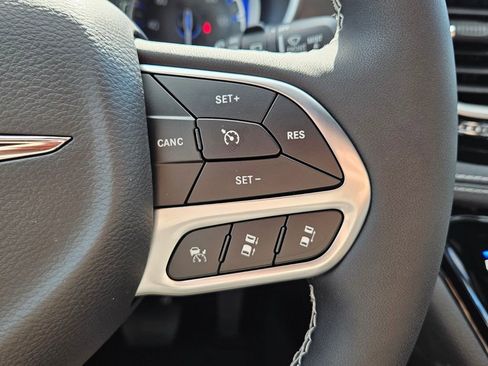 New 2026 Chrysler Pacifica Select image 22