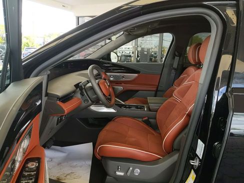Certified 2025 Lincoln Nautilus Black Label w/ Jet Appearance Package AWD/4WD image 12