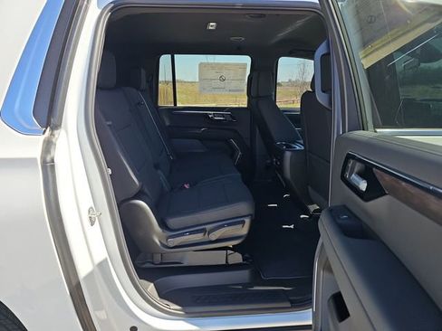 New 2026 Chevrolet Suburban LS w/ Max Trailering Package RWD image 27