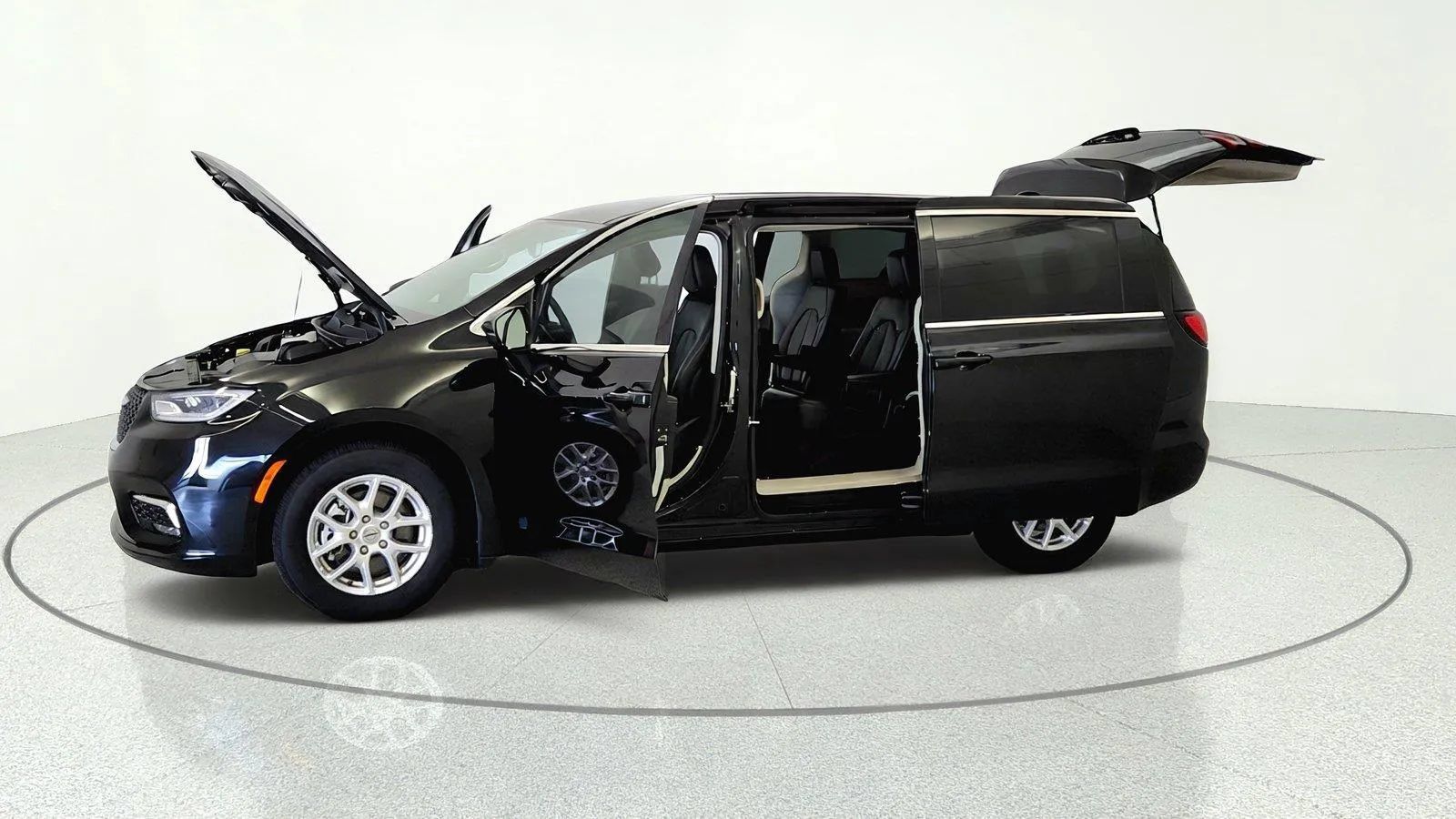Used 2023 Chrysler Pacifica Touring-L FWD image 9