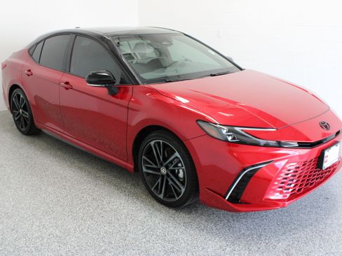 Used 2026 Toyota Camry XSE FWD image 4