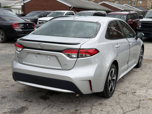 Used 2020 Toyota Corolla LE FWD image 4