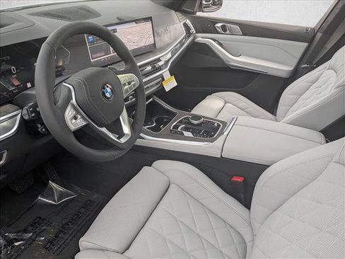 New 2026 BMW X7 xDrive40i w/ Premium Package image 3