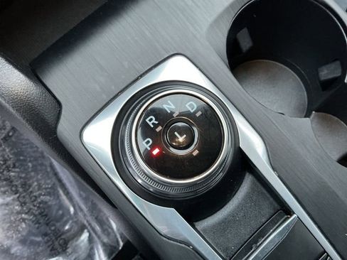 Used 2022 Ford Escape SE image 30