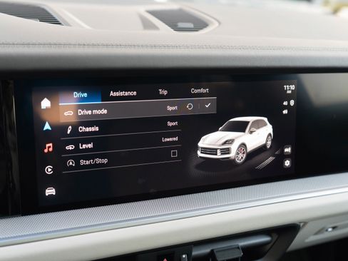 Used 2024 Porsche Cayenne image 22