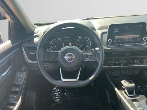 Used 2024 Nissan Rogue SV FWD image 12
