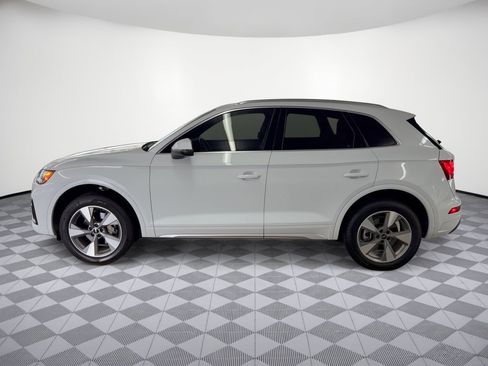Used 2023 Audi Q5 2.0T Premium Plus w/ Premium Plus Package AWD/4WD image 2