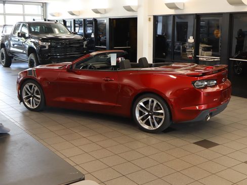 Used 2021 Chevrolet Camaro SS w/ Wild Cherry Design Package 1 RWD image 8