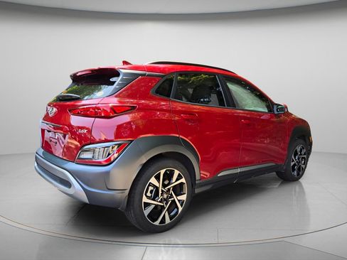 Used 2022 Hyundai Kona Limited w/ Cargo Package FWD image 5