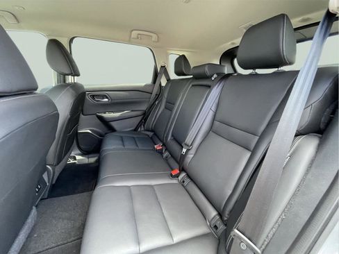 Used 2024 Nissan Rogue SL AWD/4WD image 15