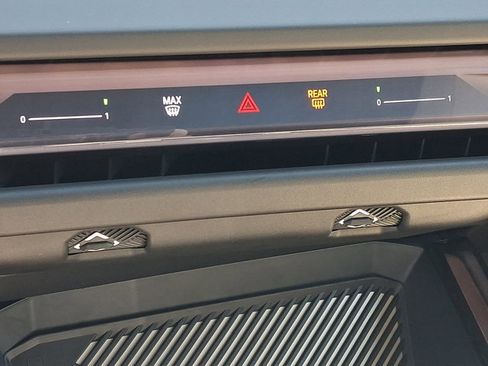 Certified 2025 BMW X3 xDrive30i w/ Premium Package image 18