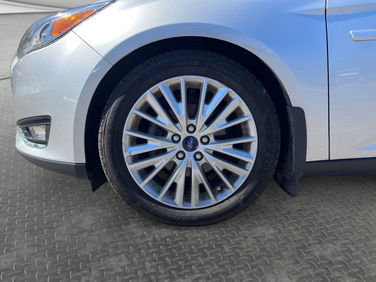 Used 2018 Ford Focus Titanium FWD image 16