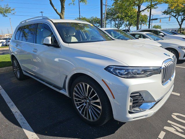 Used 2022 BMW X7 xDrive40i w/ Executive Package AWD/4WD image 2