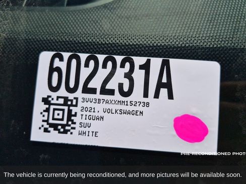 Used 2021 Volkswagen Tiguan SEL FWD image 19